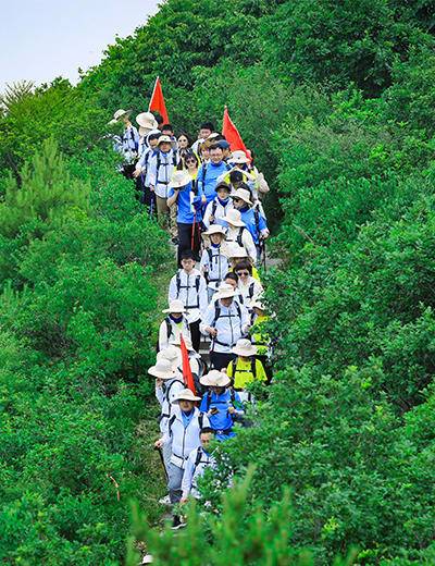 登山赛,徒步赛,山地马拉松,定向赛,自行车赛,彩虹跑，赛出风采。