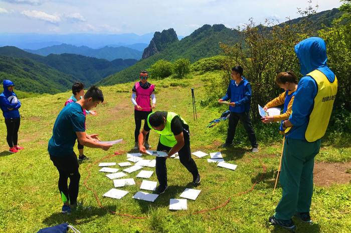 高山草甸户外休闲团建